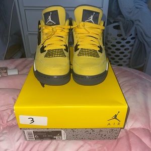 Jordan 4 lightning gs